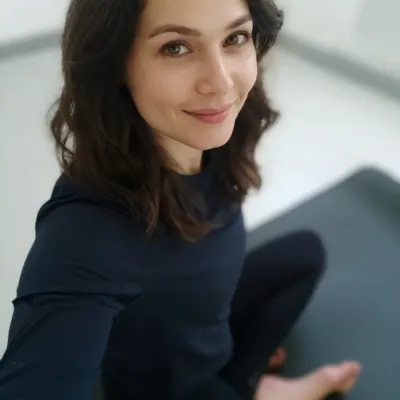 Petite, 27